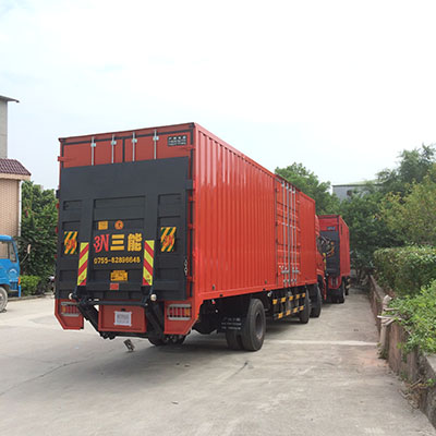 美國汽車尾板，創(chuàng)新設(shè)計(jì)與實(shí)用功能的完美結(jié)合